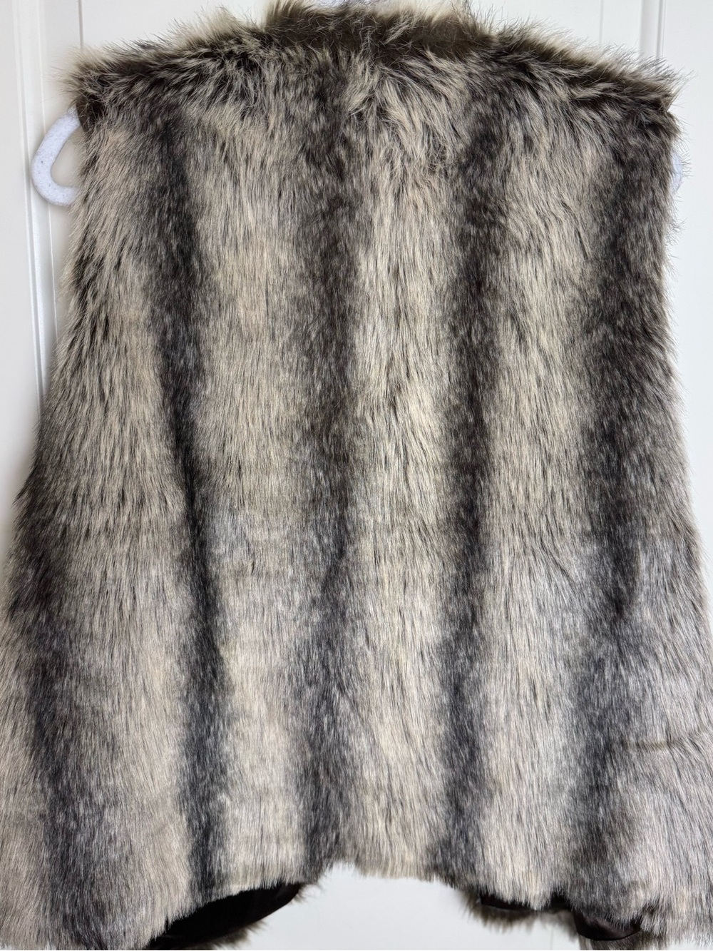 Cato Woman 18/20W Faux Fur Beaded Sequin Vest Gray Brown Plus Size - Picture 2 of 5